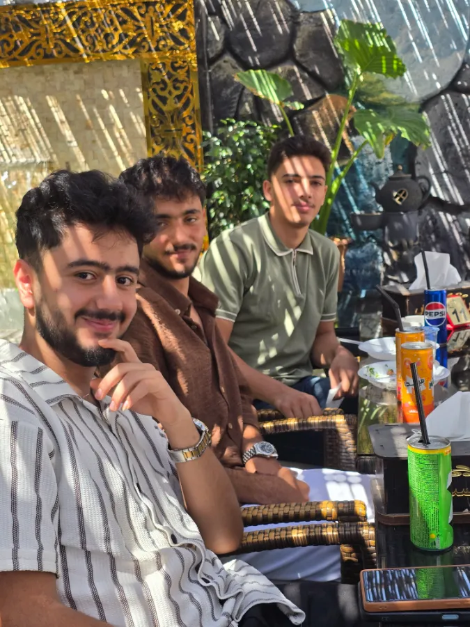ابتسامات التفوّق